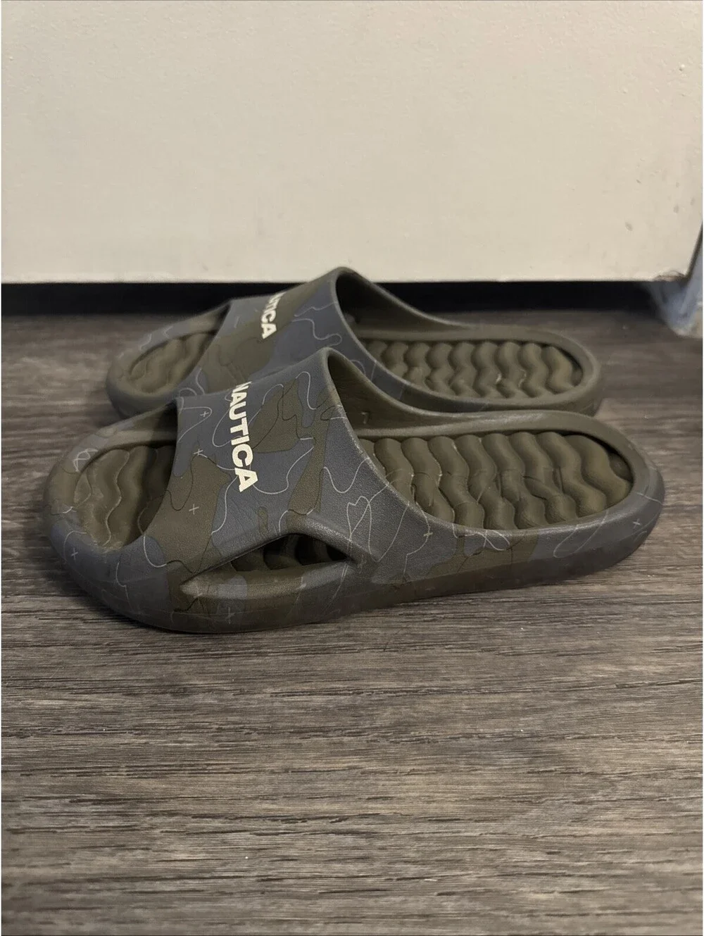 Nautica Kyan Men’s Camo Shower Slide Sandals Olive Green Water Shoes Size 7